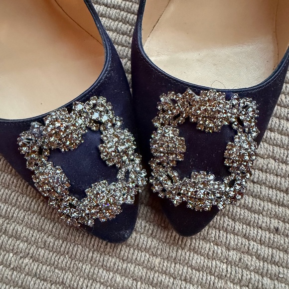 Manolo Blahnik Hangisi Navy Blue Satin 70mm heels. - Picture 5 of 8